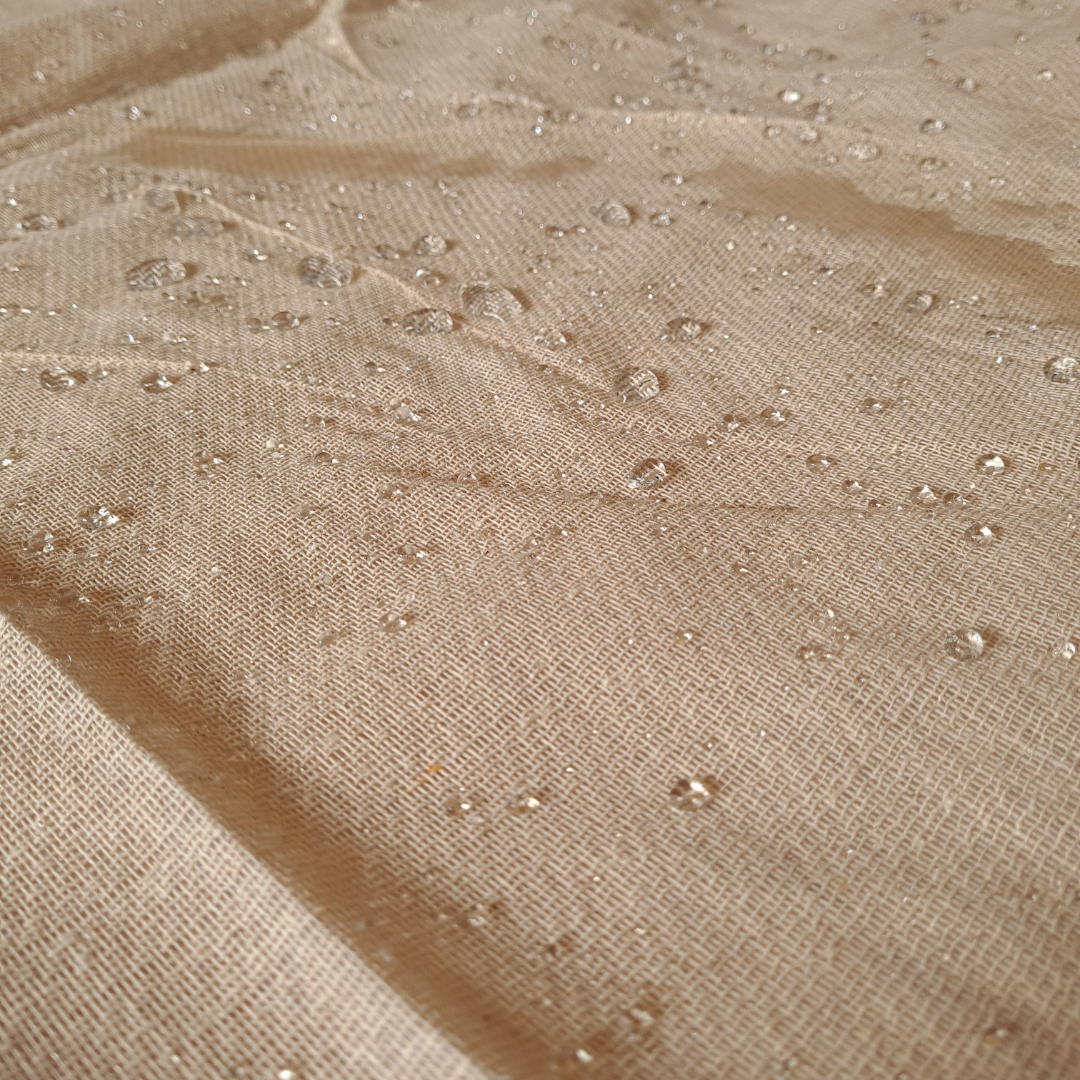 Mat for birthing tub with fabric top