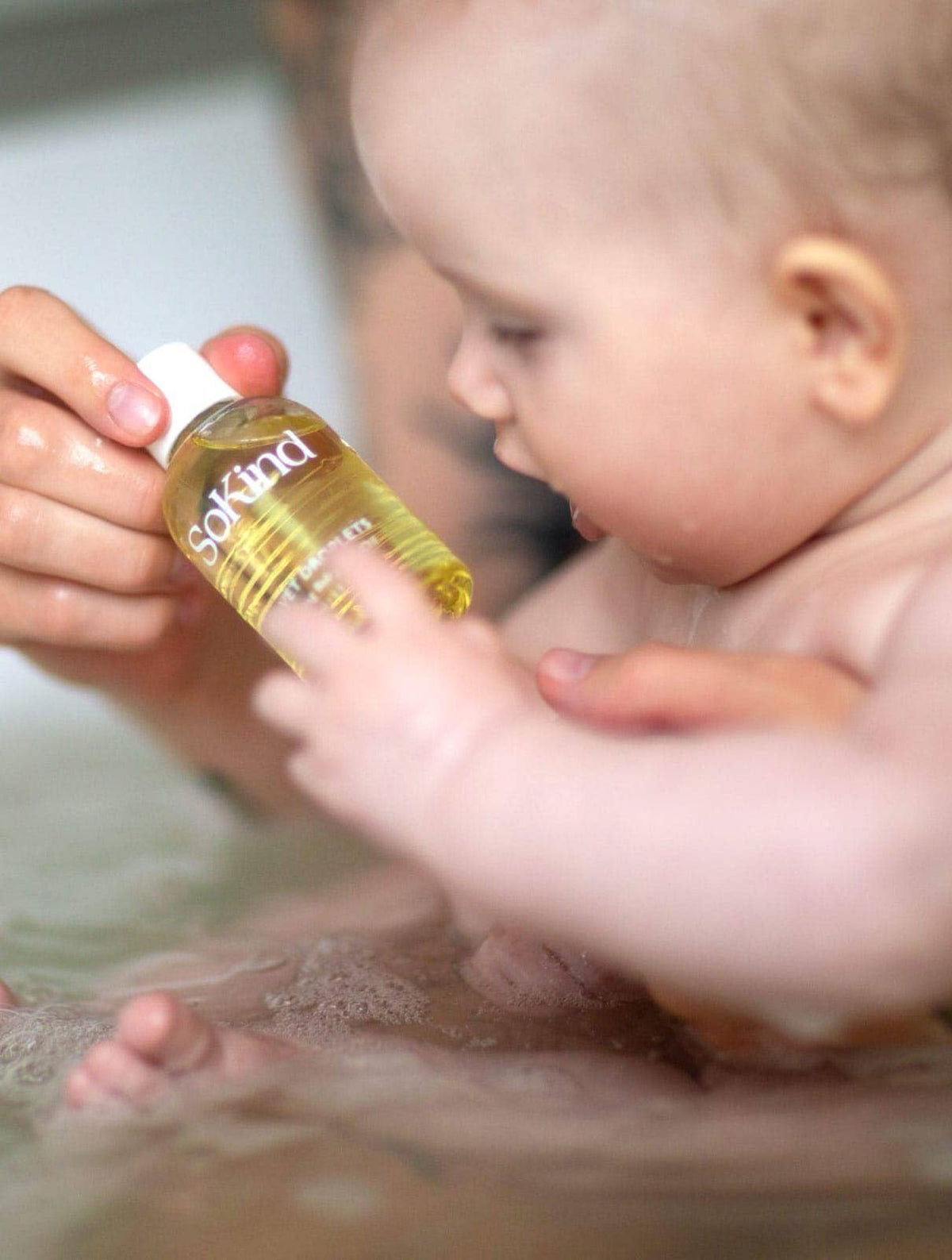 Velvet Droplets – Lugnande badolja för baby