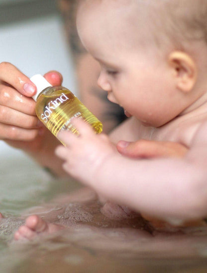 Velvet Droplets – Lugnande badolja för baby