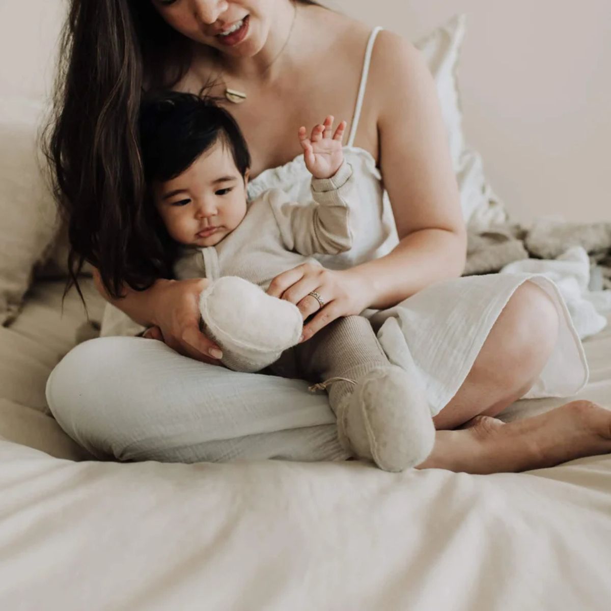 Baby booties in 100% merino wool